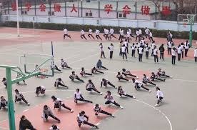 左路：阿奇姆彭与若昂·佩德罗